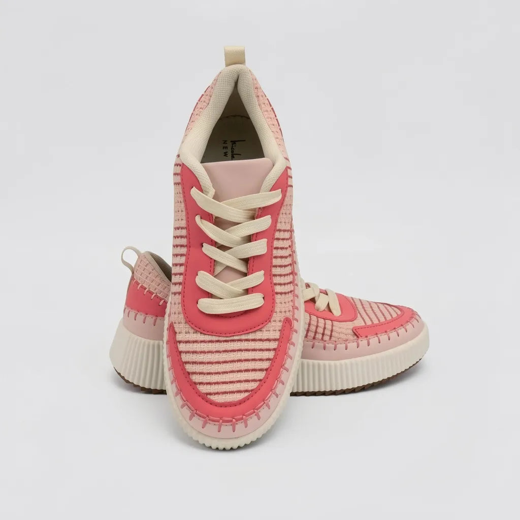 Nicole Miller Tenis Moderno Rosado Detalles Rosado Fosforecente Talón y Punta Suela Blanco Hueso | Photo Studio AI | 5
