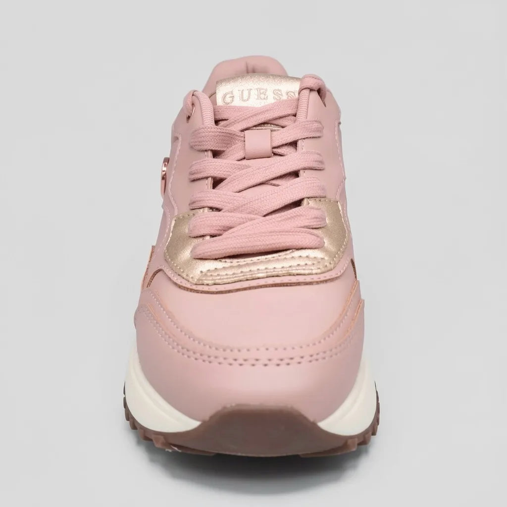 Guess Tenis Moderno Palo Rosa Detalles Rose Gold Lengüeta y Talón Suela Blanco Hueso/ Café | Photo Studio AI | 3