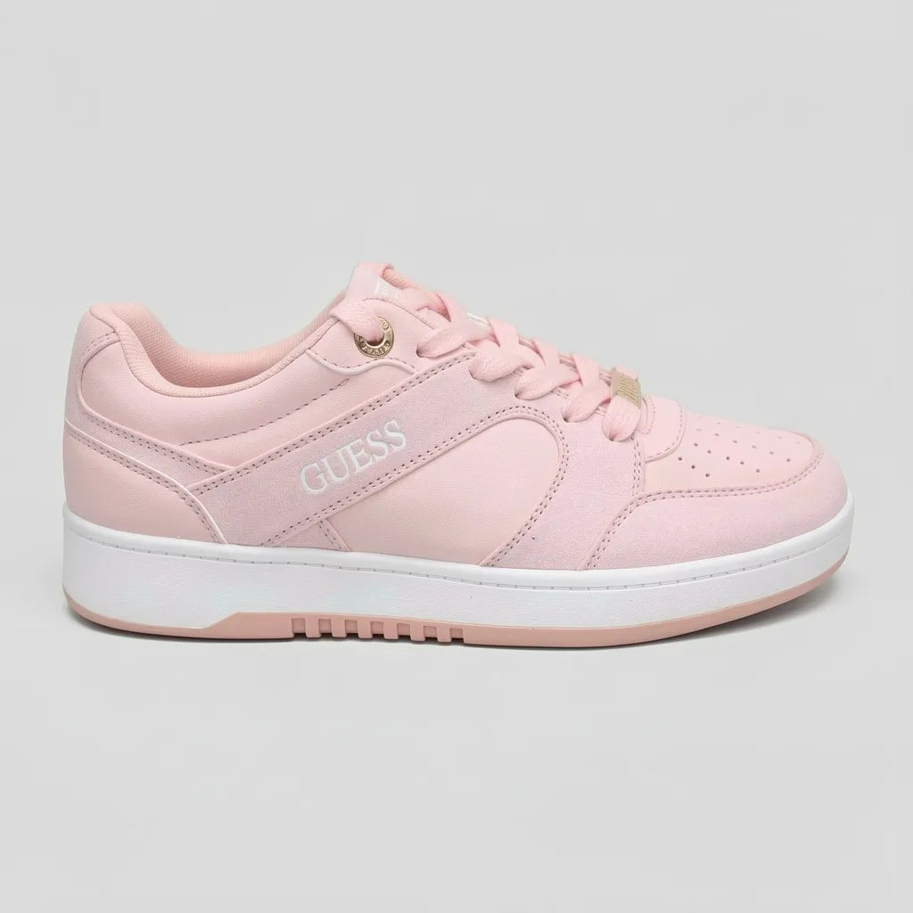 Guess Tenis Urbano Rosado Placa Dorado Cintas Suela Blanca/ Rosado | Photo Studio AI | 1