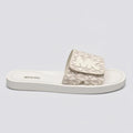 Michael Kors Sandalia Slip On Blanco Estampado MK Gris Claro Todo Suela Blanca | Photo Studio AI | 1