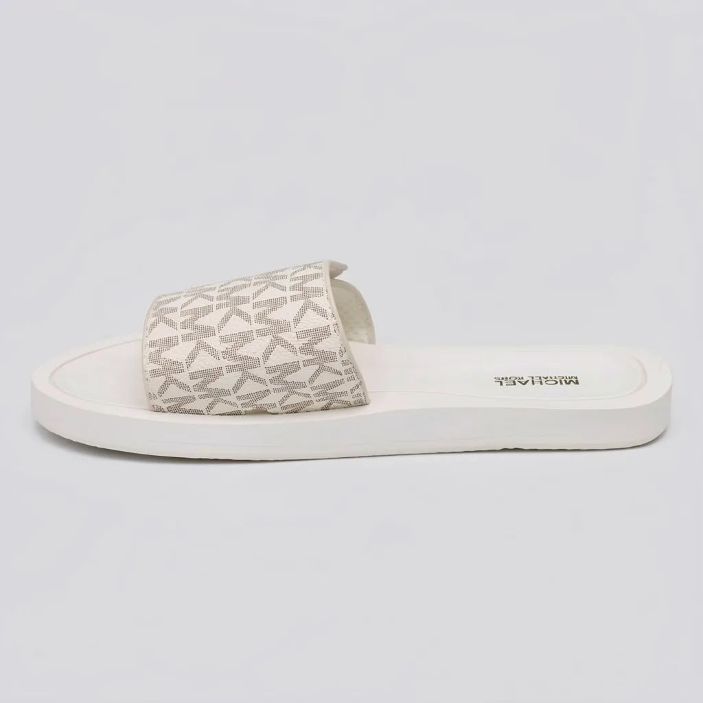 Michael Kors Sandalia Slip On Blanco Estampado MK Gris Claro Todo Suela Blanca | Photo Studio AI | 2
