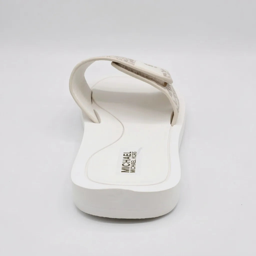 Michael Kors Sandalia Slip On Blanco Estampado MK Gris Claro Todo Suela Blanca | Photo Studio AI | 4