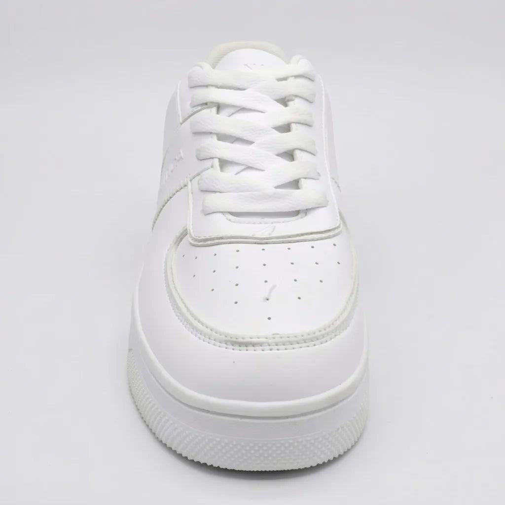 Nautica Tenis Moderno Blanco Diseño Blanco Lateral Suela Blanca | Photo Studio AI | 3