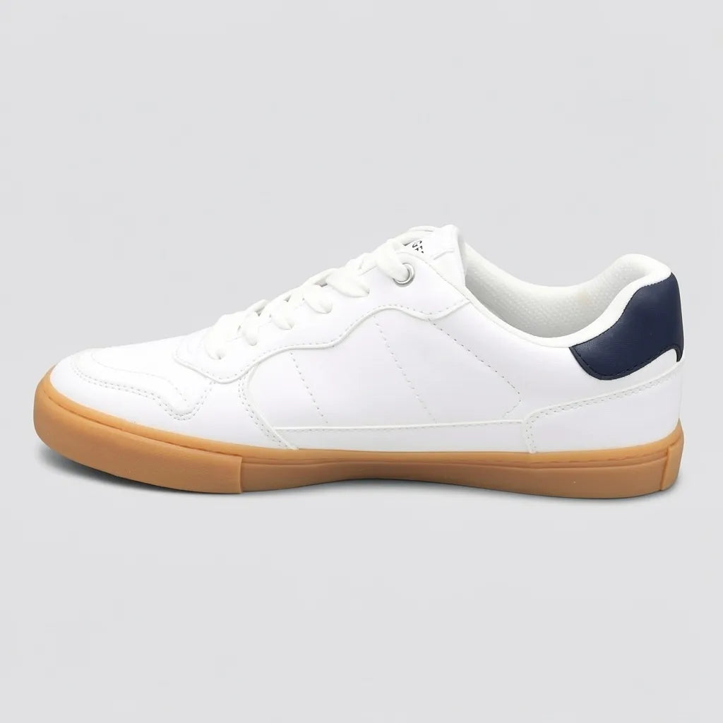 Tommy Tenis Moderno Blanco Banderita Tommy Azul Lateral Suela Café | Photo Studio AI | 2