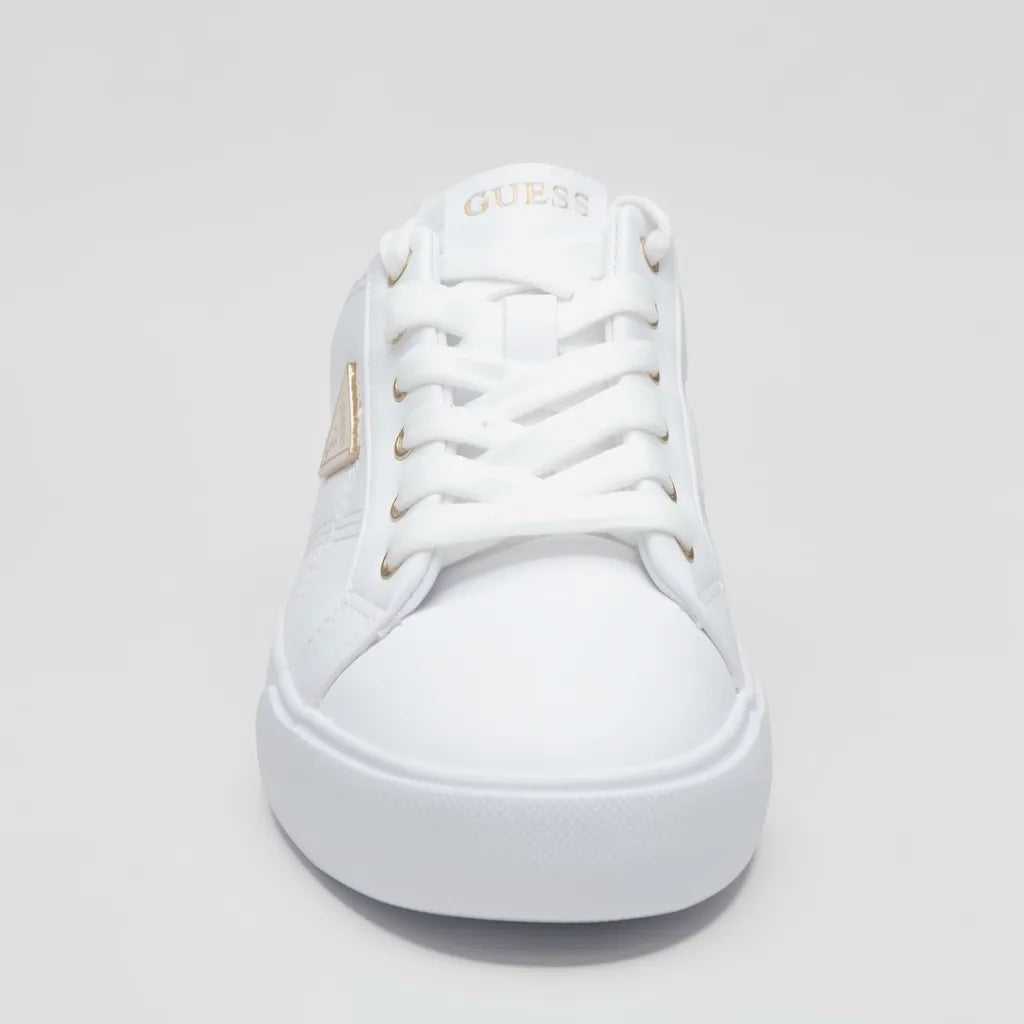 Guess Tenis Minimal Blanco Cosido Dorado Lateral Suela Blanca | Photo Studio AI | 3