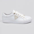 Guess Tenis Minimal Blanco Triángulo Guess Dorado Lateral Suela Blanca | Photo Studio AI | 1