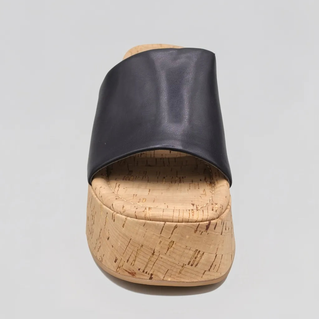 Madden Girl Sandalia Plataforma Negro N/A Café N/A Suela Corcho | Photo Studio AI | 3