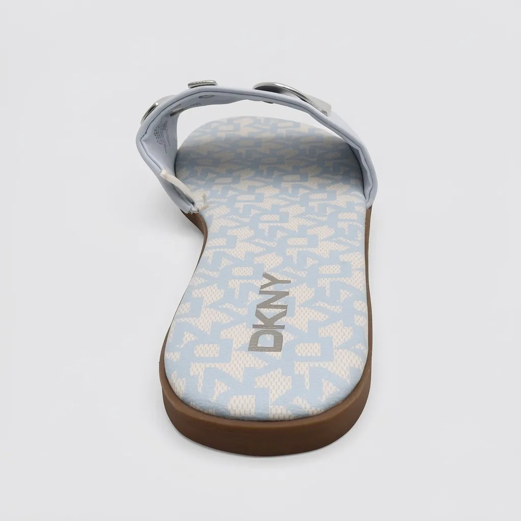 DKNY Sandalia Slip On Celeste Placa Plateado Empeine Suela Café | Photo Studio AI | 4