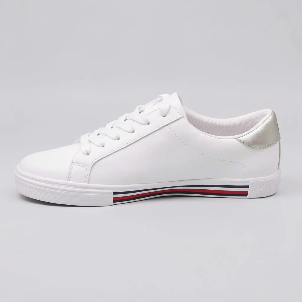 Tommy Tenis Minimal Blanco Bandera Rojo/ Azul/ Blanco Suela Suela Blanca | Photo Studio AI | 2