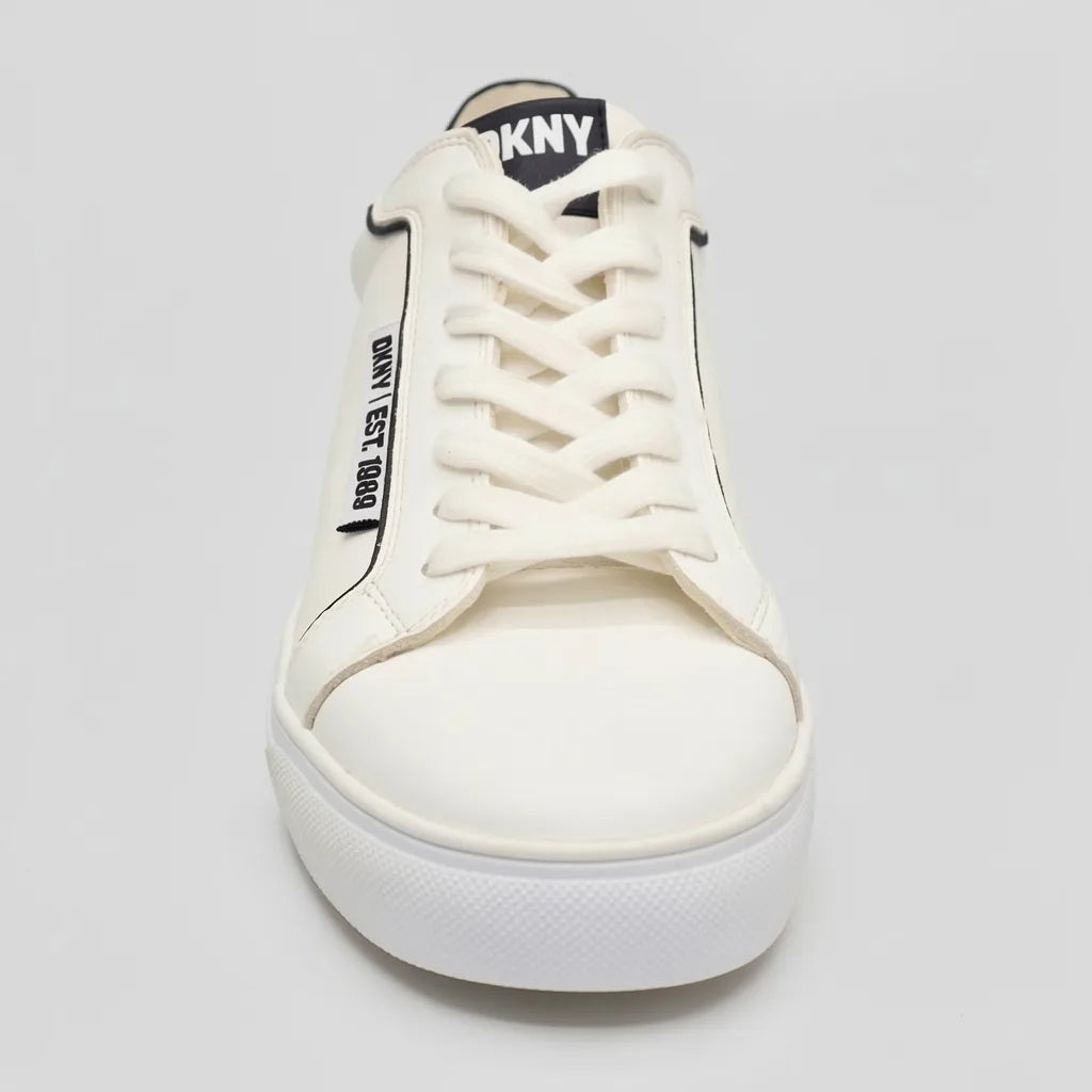 DKNY Tenis Minimal Blanco hueso Detalles Negro Lateral, Lengüeta y talón Suela Blanca | Photo Studio AI | 4