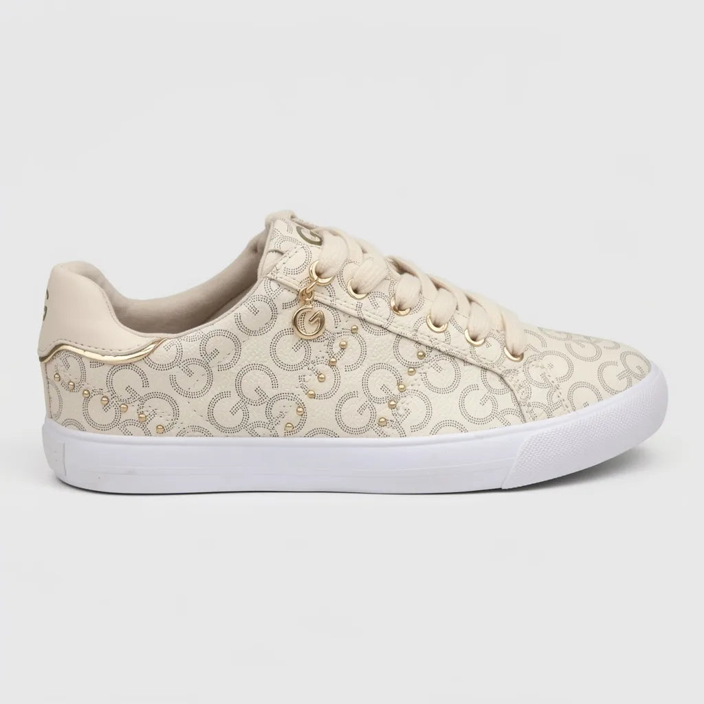 Guess Sandalia Velcro Celeste  Blanco Hueso Todo Suela Blanco Hueso | Photo Studio AI | 1