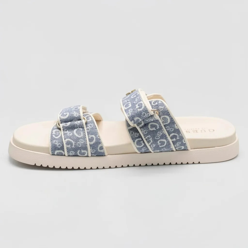 Guess Sandalia Velcro Celeste  Blanco Hueso Todo Suela Blanco Hueso | Photo Studio AI | 2