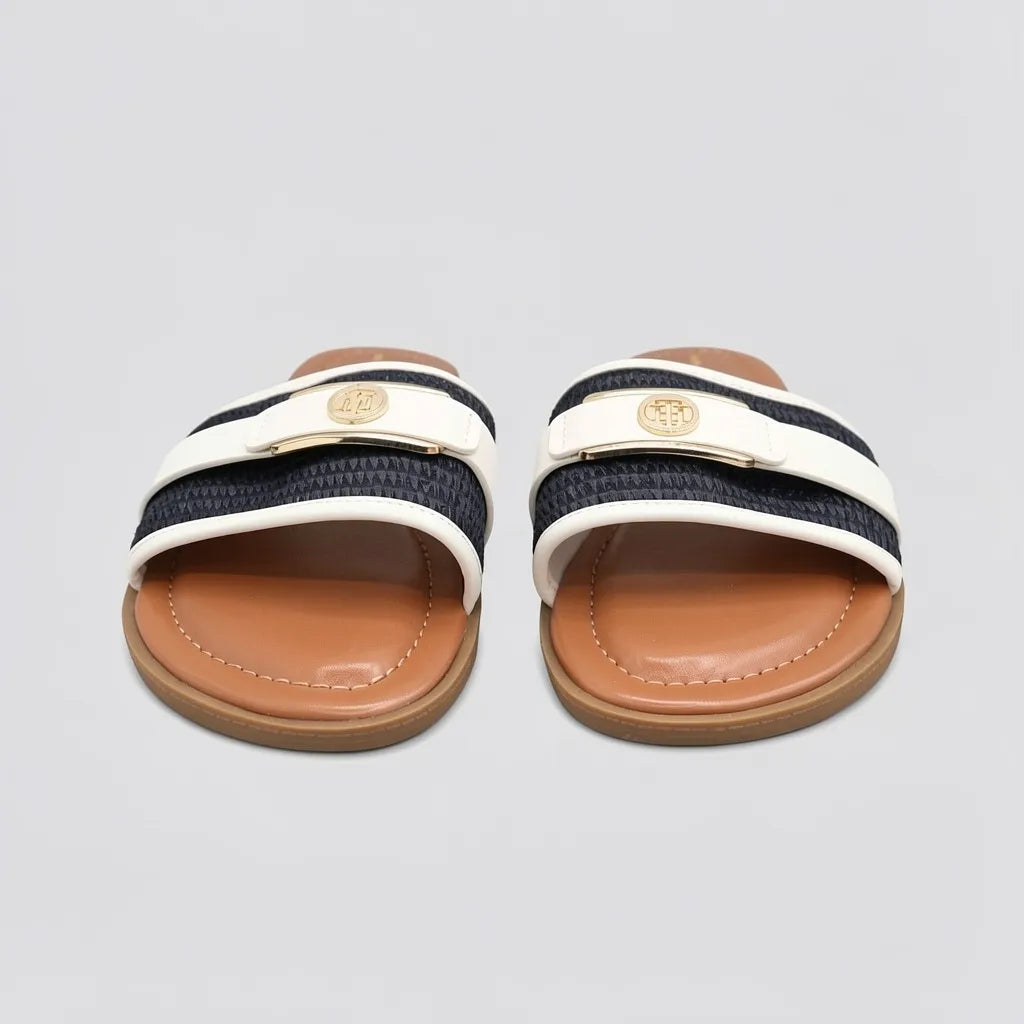 Tommy Sandalia Slip On Blanco Hebilla Azul Empeine Suela Café | Photo Studio AI | 5