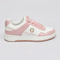 GBG Tenis Moderno Blanco Detalles Rosado/ Dorado Lengüeta, cintas, lateral y talón Suela Blanca/ Rosado | Photo Studio AI | 1