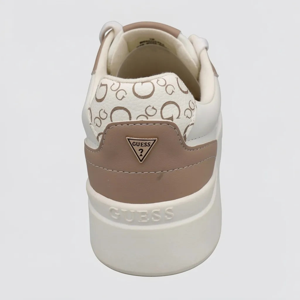 Guess Tenis Plataforma Blanco hueso Estampado G Café Claro Todo Suela Blanco Hueso | Photo Studio AI | 3