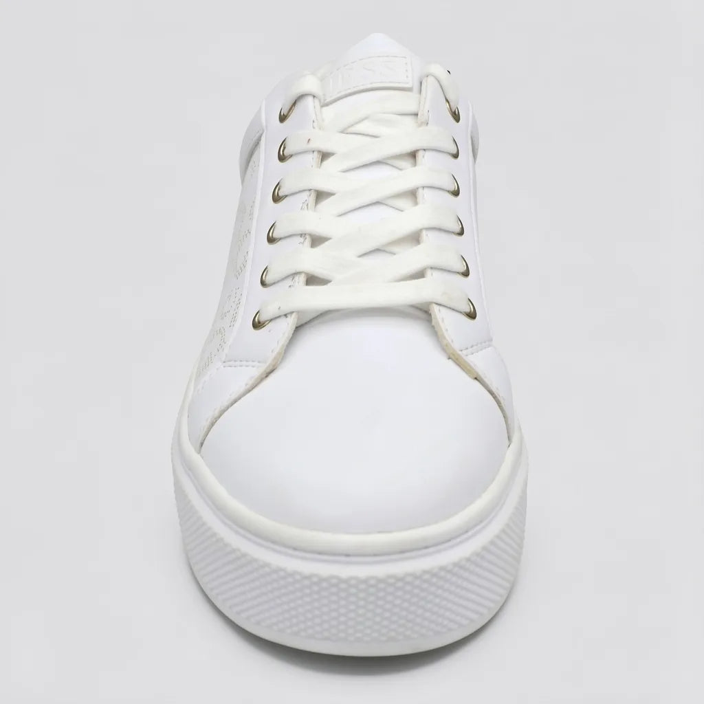 Guess Tenis Plataforma Blanco Estampado G Café Claro Lateral Suela Blanca | Photo Studio AI | 3