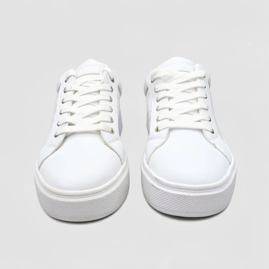 Guess Tenis Plataforma Blanco Estampado G Café Claro Lateral Suela Blanca | Photo Studio AI | 5