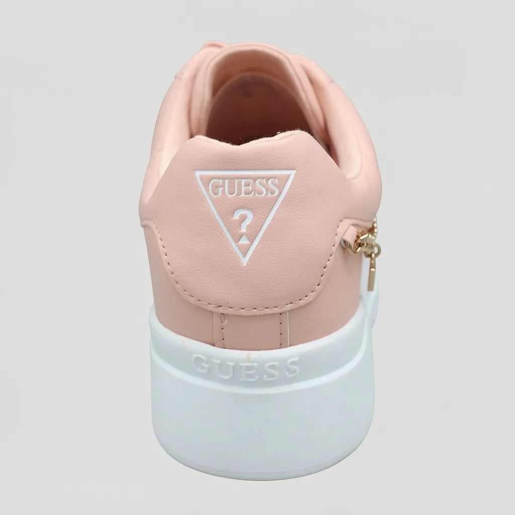Guess Tenis Plataforma Rosado Cadena Dorado Lateral Suela Blanca | Photo Studio AI | 3