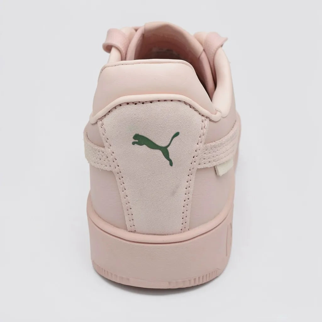 Puma Tenis Urbano Rosado Logo Dorado Lateral Suela Rosada | Photo Studio AI | 3