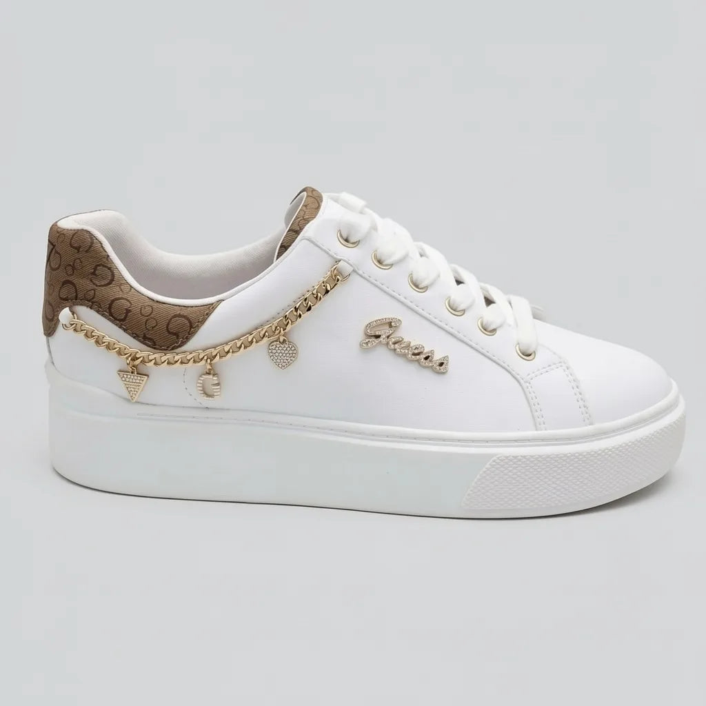 Guess Tenis Plataforma Blanco Estampado G Café Claro Talón Suela Blanca | Photo Studio AI | 2