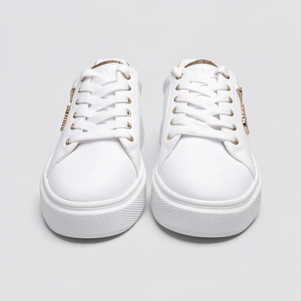 Guess Tenis Plataforma Blanco Estampado G Café Claro Talón Suela Blanca | Photo Studio AI | 5