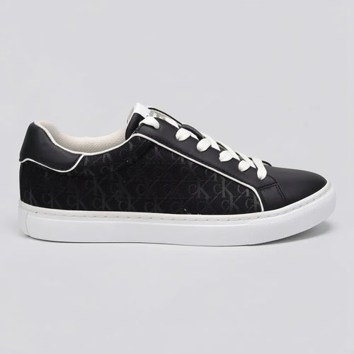 Calvin Klein Tenis Moderno Negro Estampado N/A Lateral Suela Blanca | Photo Studio AI | 1