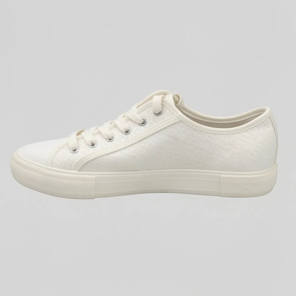 Tommy Tenis Moderno Crema Textura N/A Lateral Suela Crema | Photo Studio AI | 1