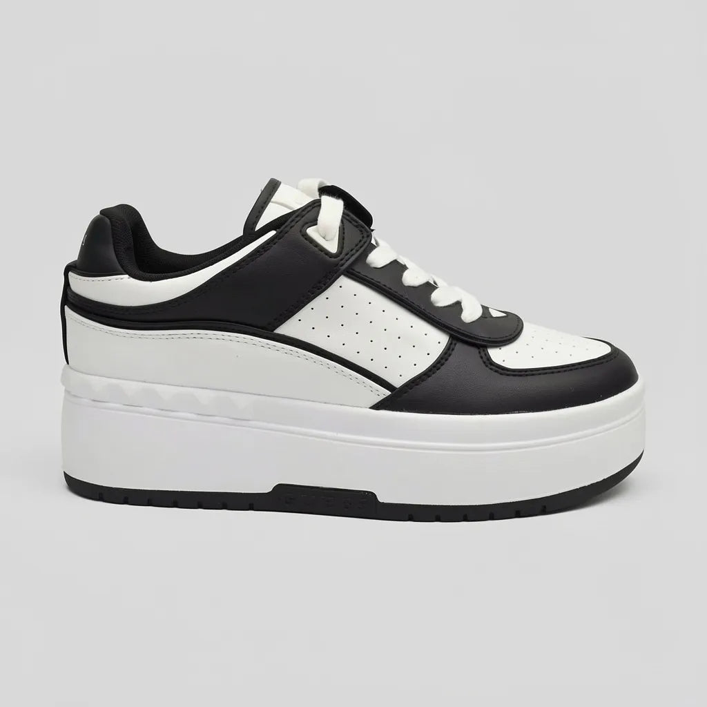 Guess Plataforma Moderno Blanco Detalles Negro Todo Suela Blanca/ negro | Photo Studio AI | 2