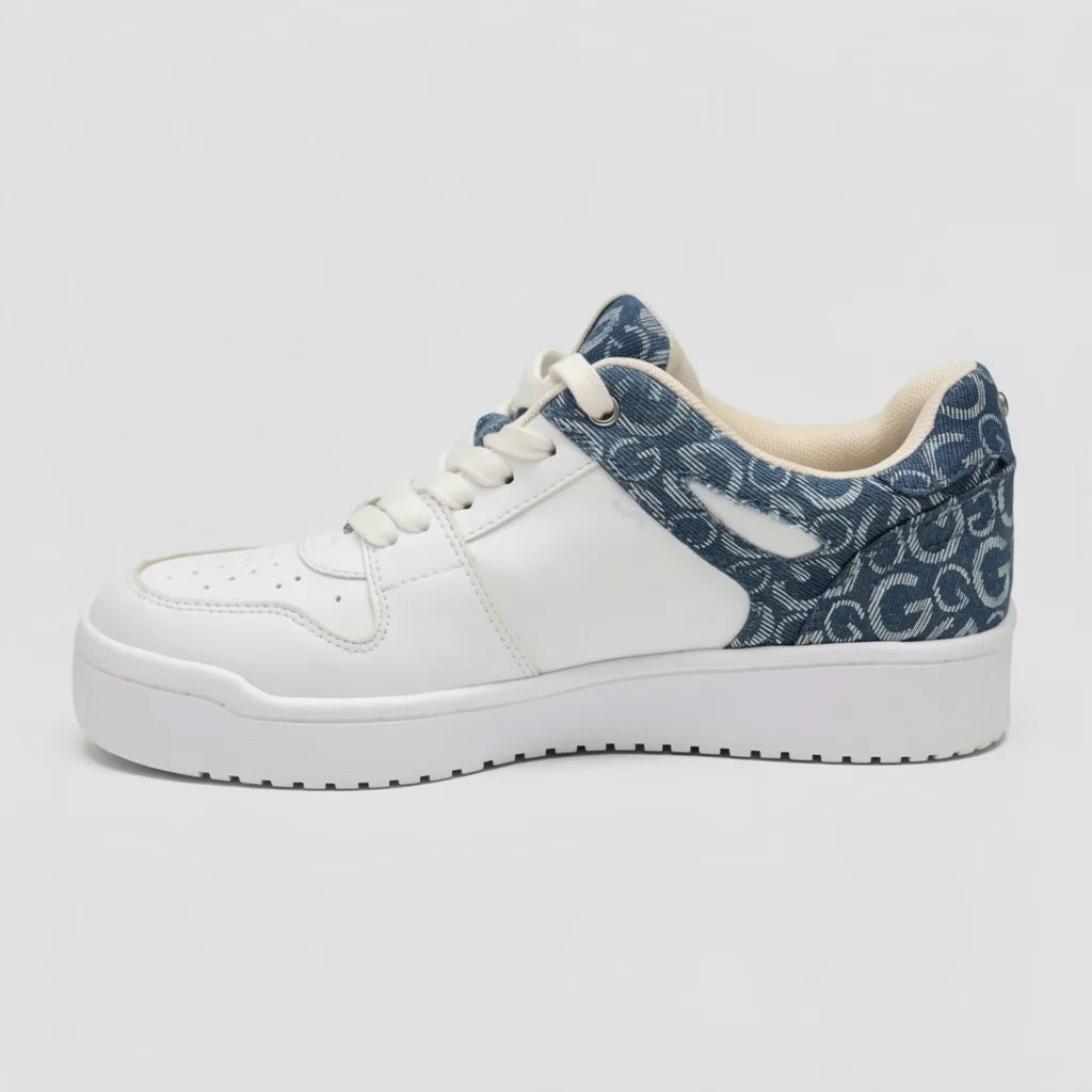 GBG Tenis Plataforma Blanco Estampado G Azul Lateral y Talón Suela Blanca | Photo Studio AI | 2