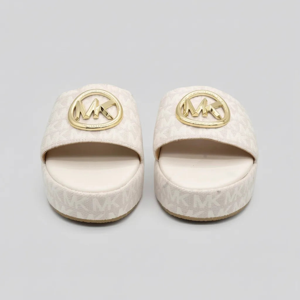 Michael Kors Sandalia Plataforma Gris Placa Dorado Empeine Suela Blanca/ café | Photo Studio AI | 5