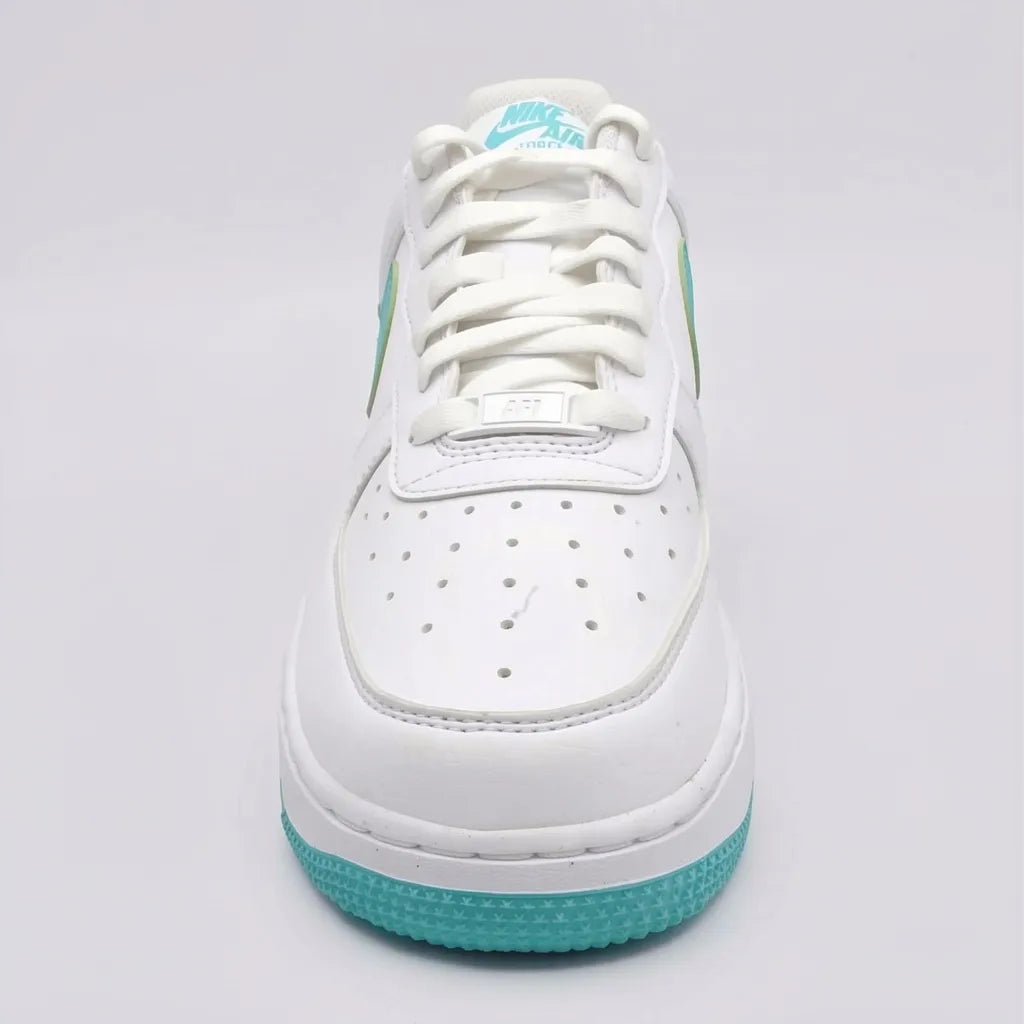 Nike Tenis Plataforma Blanco Franjas / Lineas Turquesa Lateral y Talón Suela Blanca/Turquesa | Photo Studio AI | 3