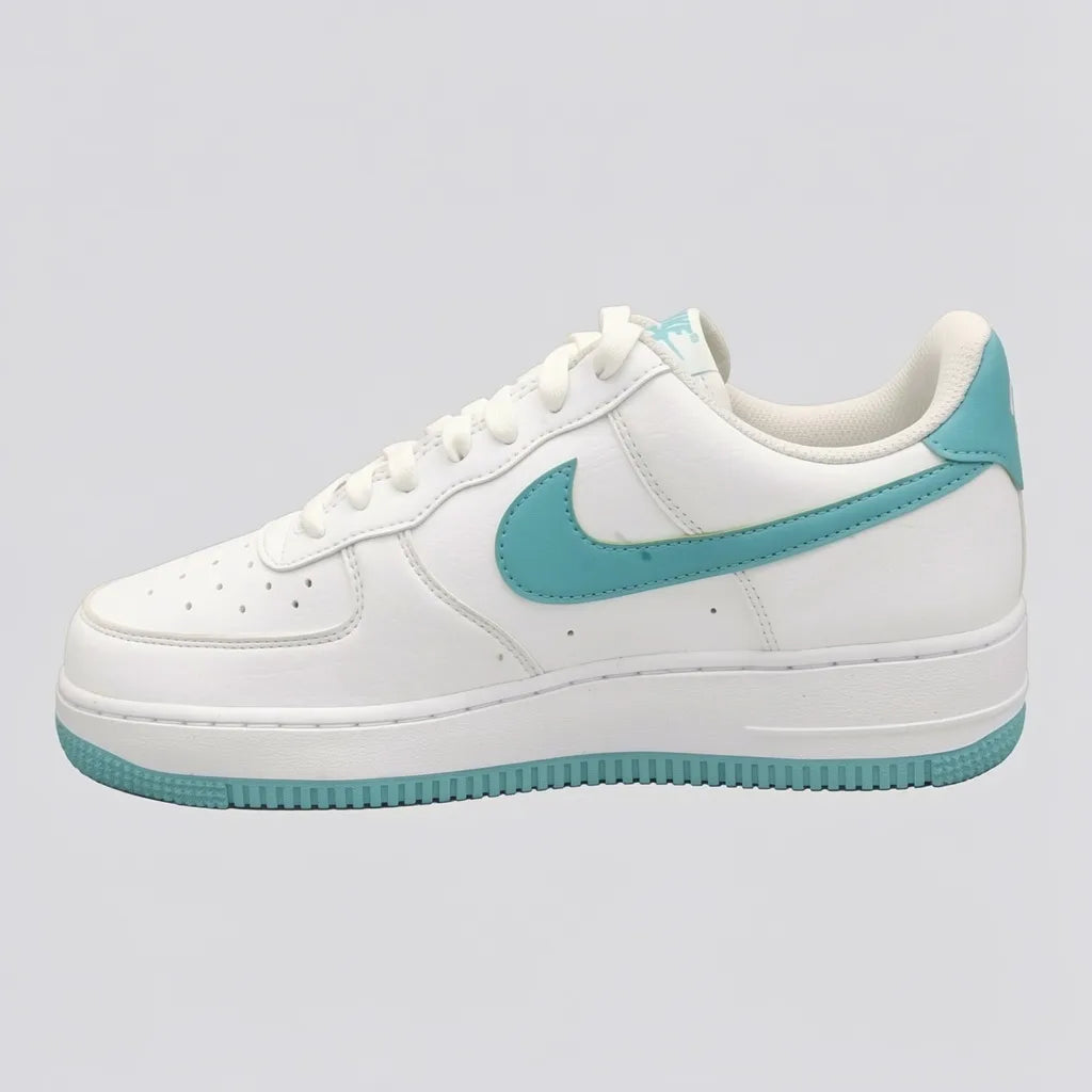 Nike Tenis Plataforma Blanco Franjas / Lineas Turquesa Lateral y Talón Suela Blanca/Turquesa | Photo Studio AI | 4
