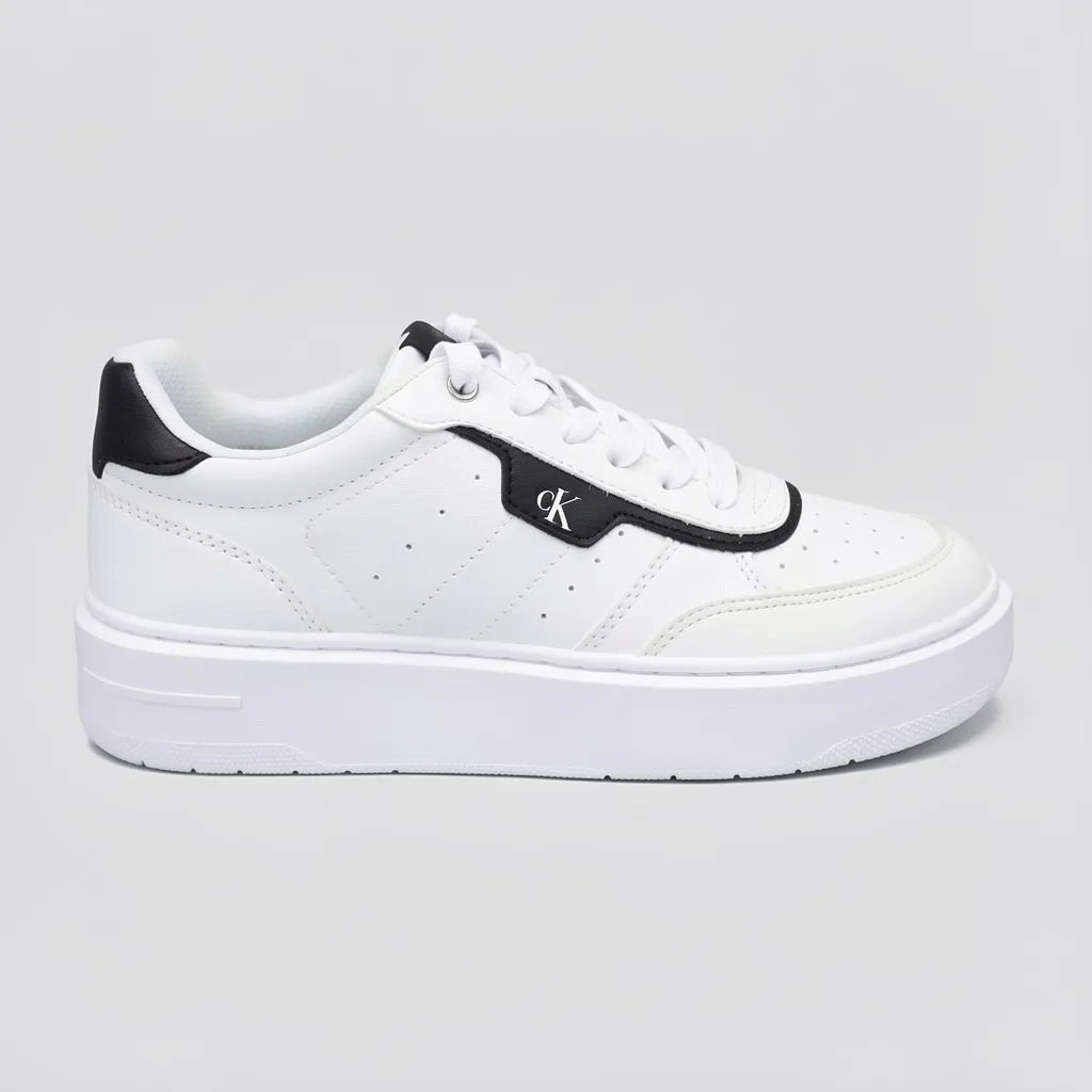 Calvin Klein Tenis Plataforma Blanco Detalles Negro Lateral, Lengüeta y talón Suela Blanca