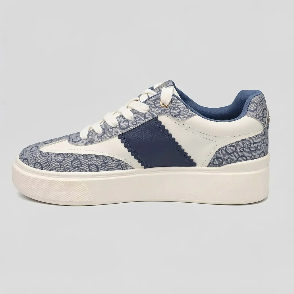 Guess Tenis Plataforma Blanco Estampado G Celeste/ Azul Talón y Punta Suela Blanca